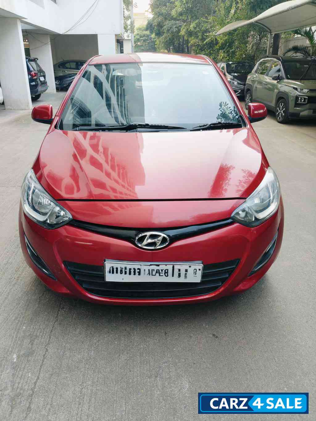 Maroon Hyundai i20 Magna