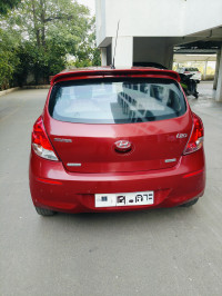 Maroon Hyundai i20 Magna