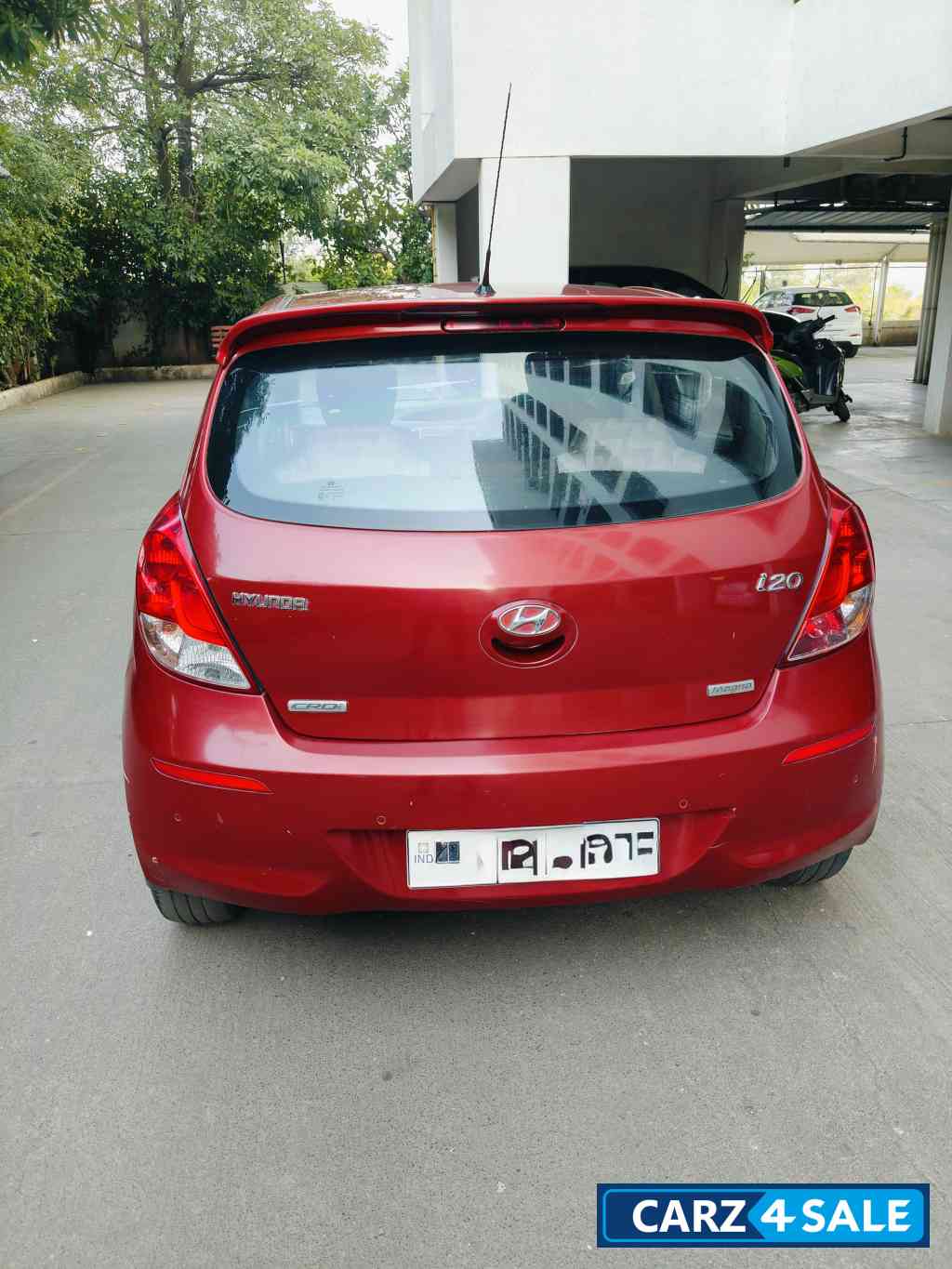 Maroon Hyundai i20 Magna
