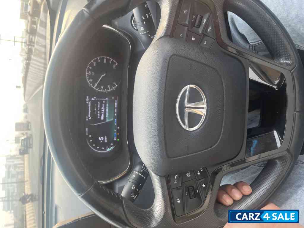 Tropical Mist Tata Safari XZ+ Tropical Mist Tata Safari XZ+