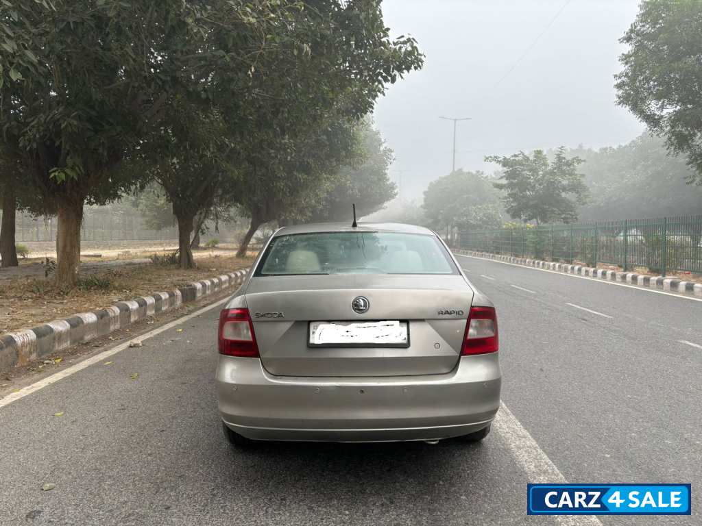 Skoda Rapid Elegance Plus MT 1,6 TDI Skoda Rapid Elegance Plus MT 1,6 TDI