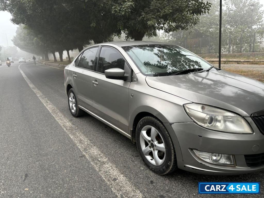 Skoda Rapid Elegance Plus MT 1,6 TDI Skoda Rapid Elegance Plus MT 1,6 TDI