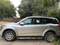 Mahindra XUV 500 W10