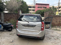 Mahindra XUV 500 W10