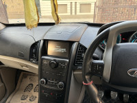 Mahindra XUV 500 W10