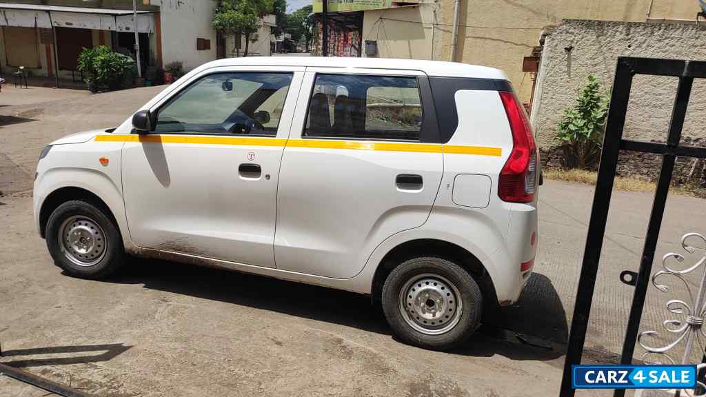 White Maruti Suzuki Wagon R Tour H3