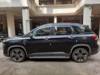 Black MG Hector Plus 6 seater