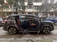 Black MG Hector Plus 6 seater