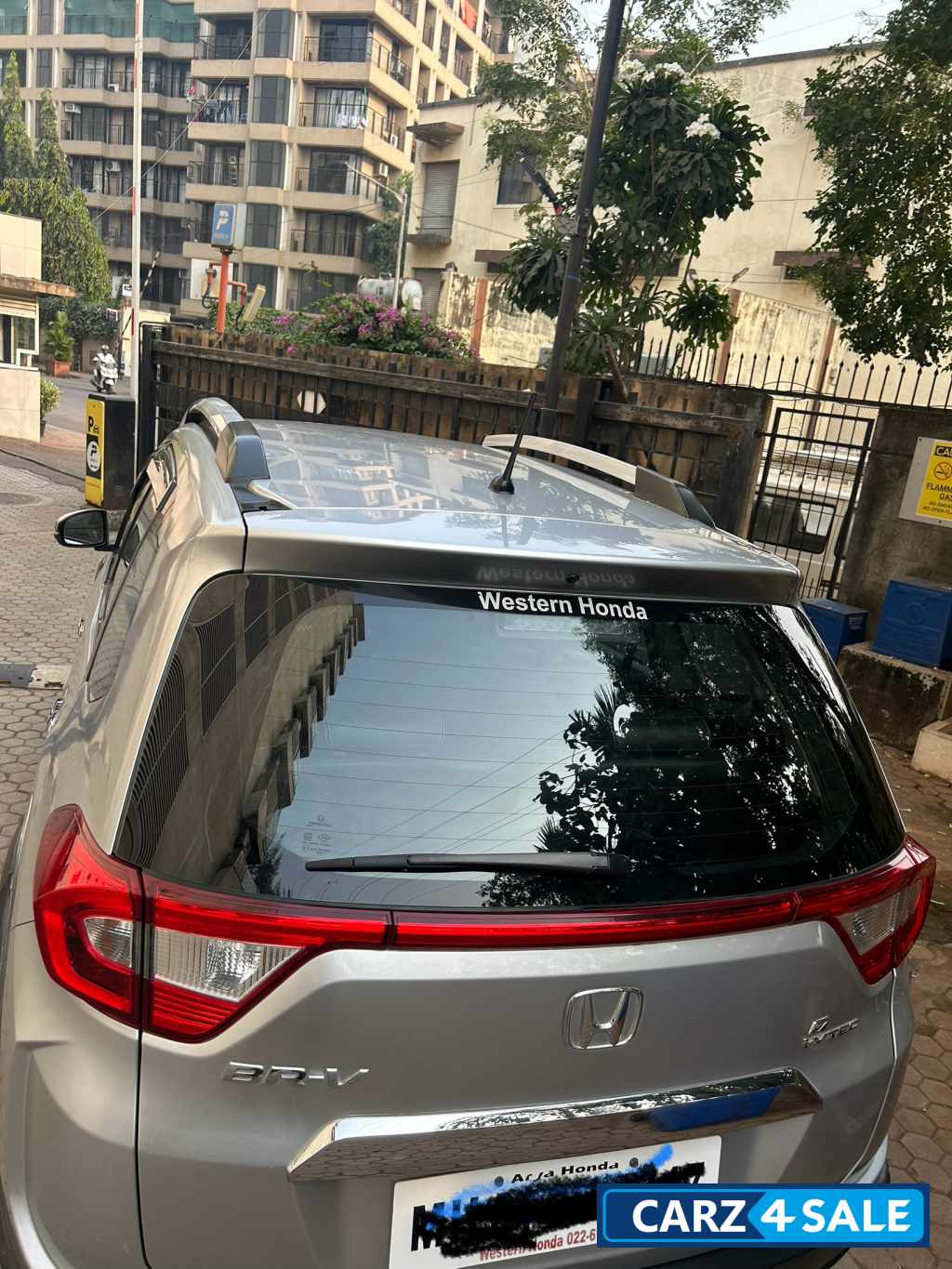 Silver Honda BR-V V cvt vtec