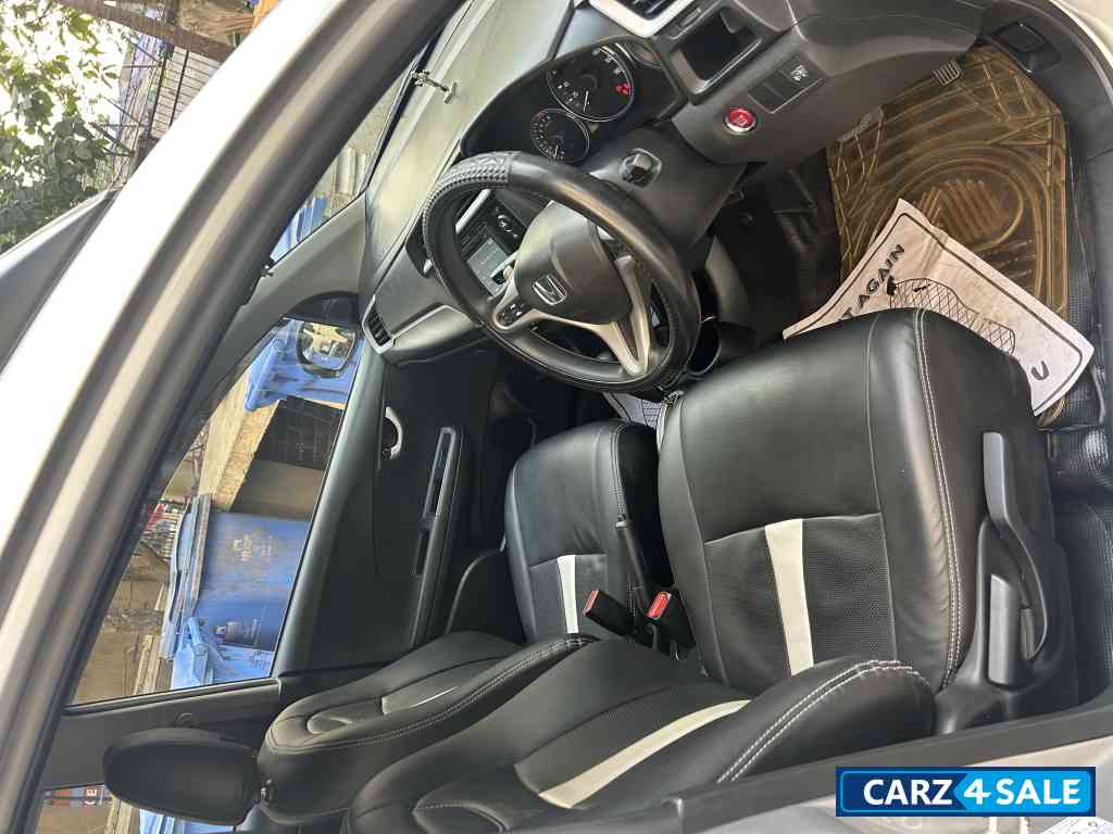 Silver Honda BR-V V cvt vtec