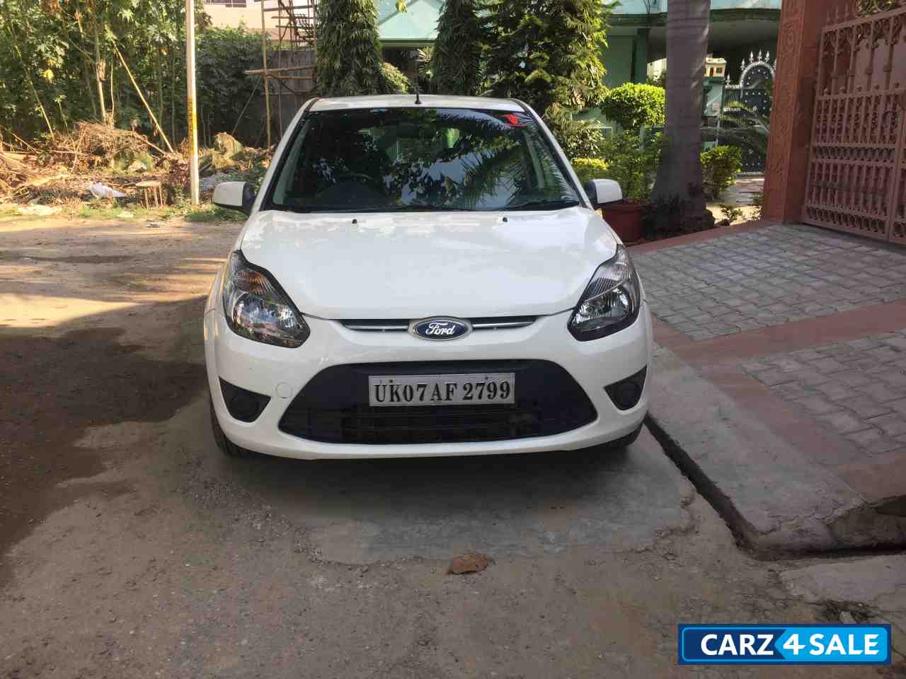 Diamond White Ford Figo