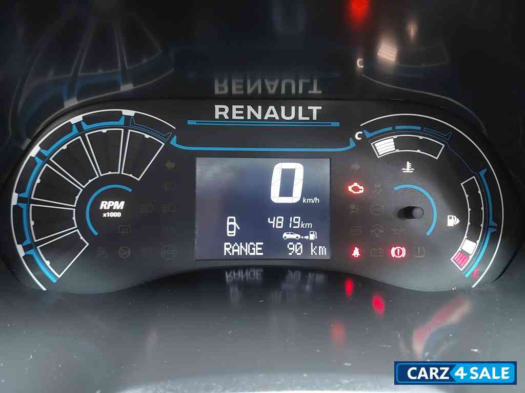 Moonlight Silver Renault Triber RXT PETROL MT 1.0L ECE