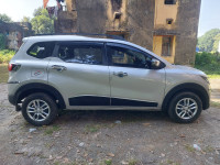 Moonlight Silver Renault Triber RXT PETROL MT 1.0L ECE