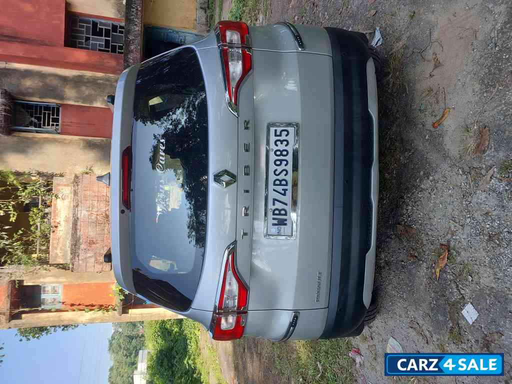 Moonlight Silver Renault Triber RXT PETROL MT 1.0L ECE