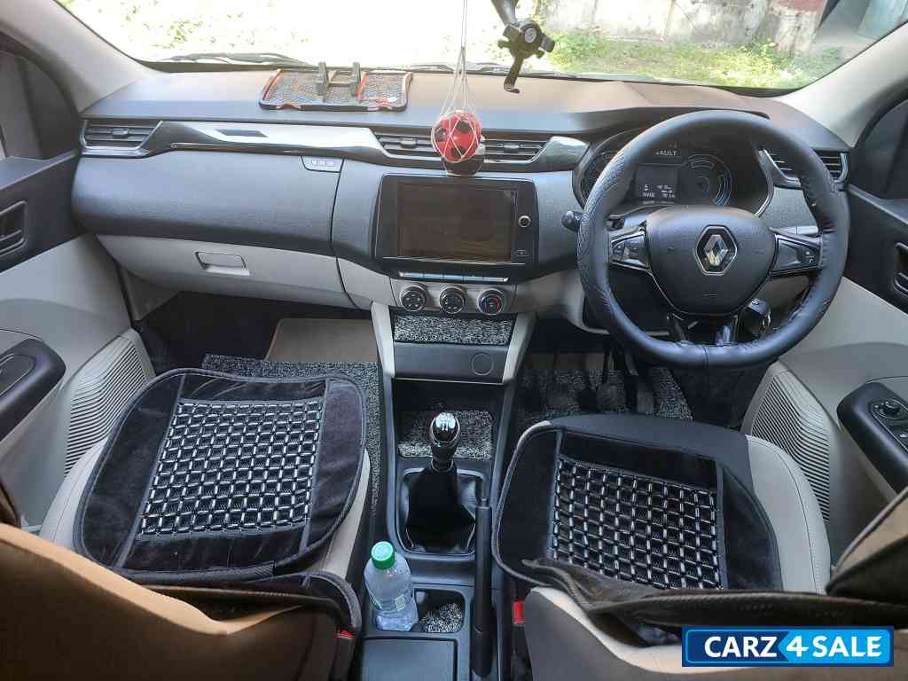 Moonlight Silver Renault Triber RXT PETROL MT 1.0L ECE