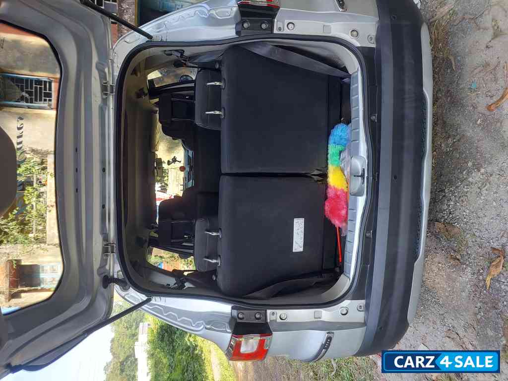 Moonlight Silver Renault Triber RXT PETROL MT 1.0L ECE