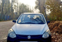 White Maruti Suzuki Alto 800