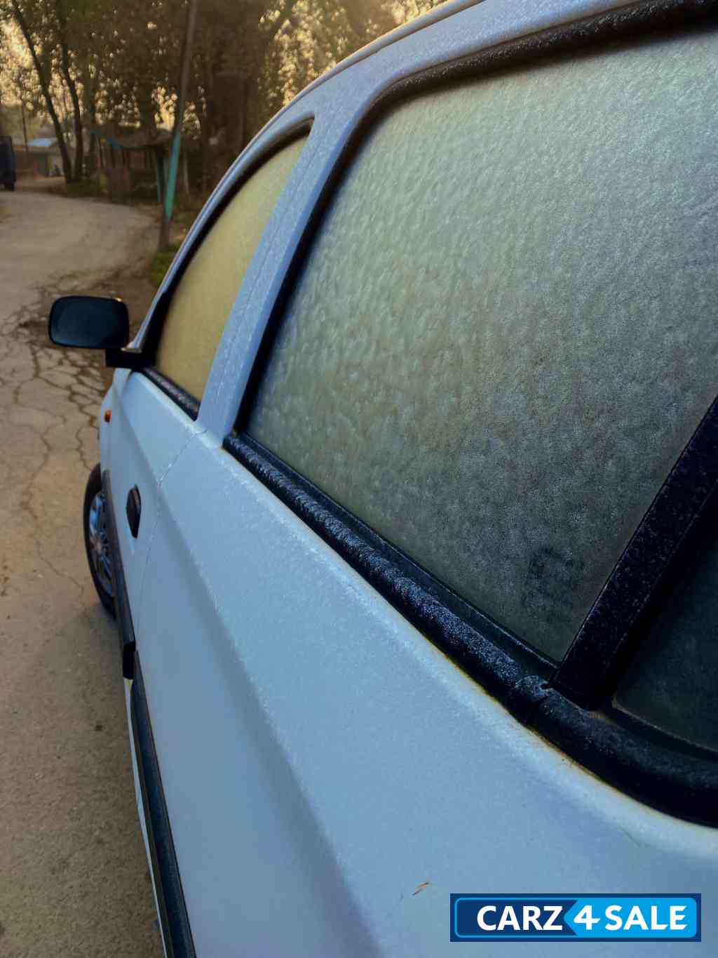 White Maruti Suzuki Alto 800 White Maruti Suzuki Alto 800