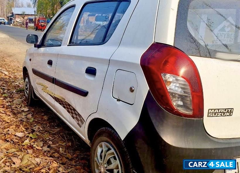 White Maruti Suzuki Alto 800 White Maruti Suzuki Alto 800
