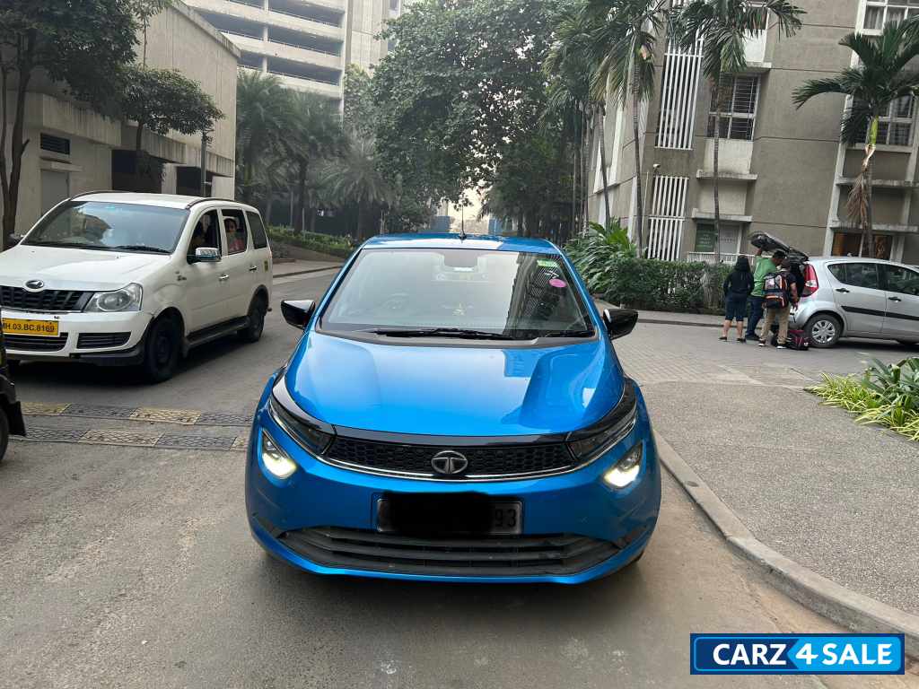 Harbour Blue Tata Altroz XZ Diesel Manual