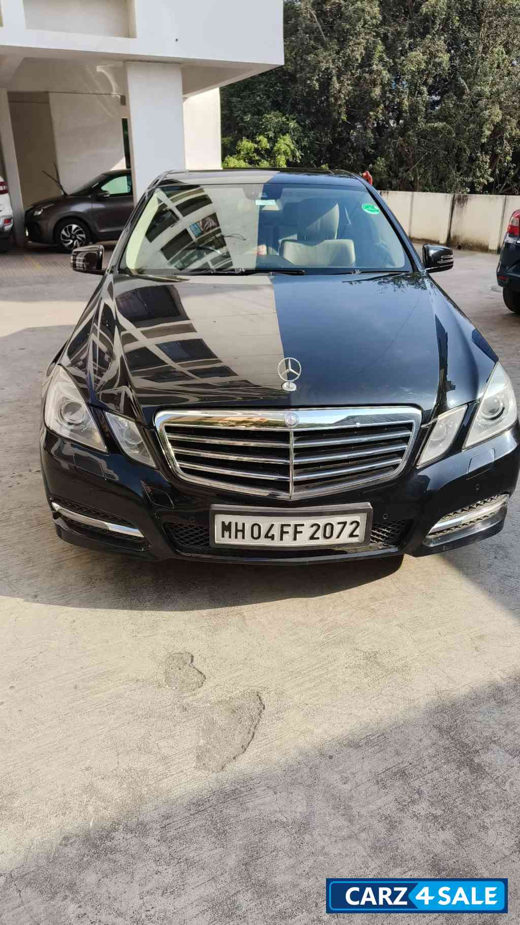 Black Mercedes-Benz E-Class E350 Avantgarde