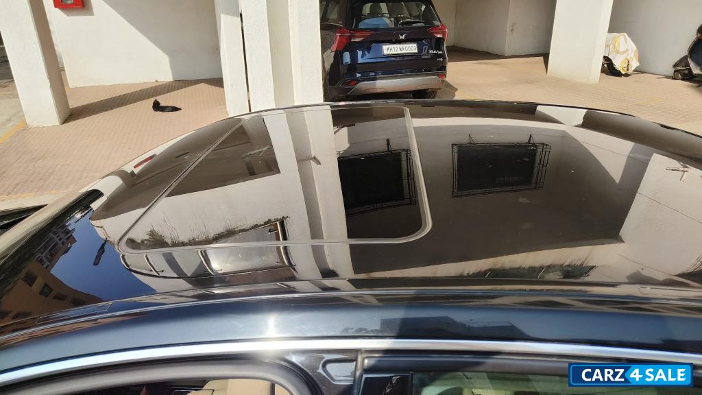 Black Mercedes-Benz E-Class E350 Avantgarde Black Mercedes-Benz E-Class E350 Avantgarde