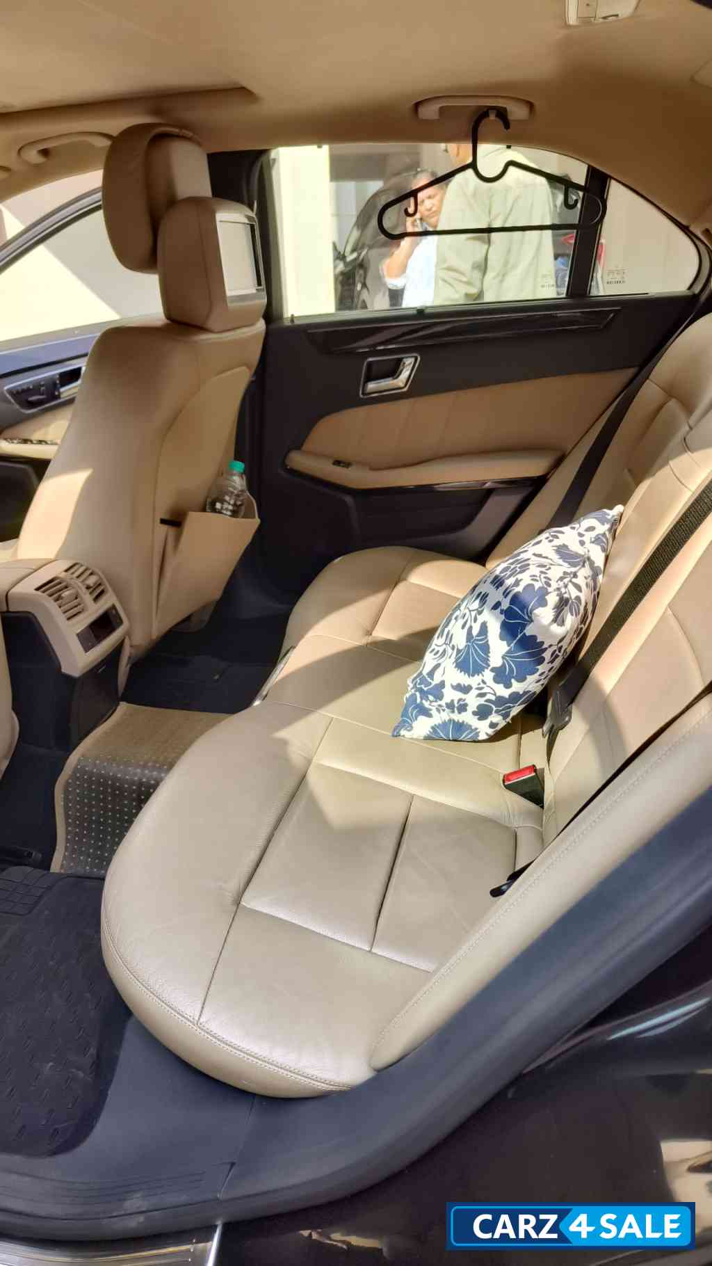 Black Mercedes-Benz E-Class E350 Avantgarde Black Mercedes-Benz E-Class E350 Avantgarde