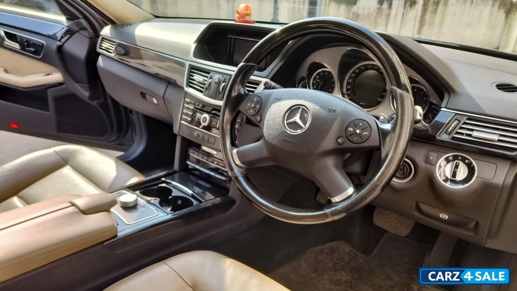 Black Mercedes-Benz E-Class E350 Avantgarde Black Mercedes-Benz E-Class E350 Avantgarde