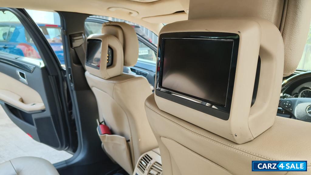 Black Mercedes-Benz E-Class E350 Avantgarde Black Mercedes-Benz E-Class E350 Avantgarde