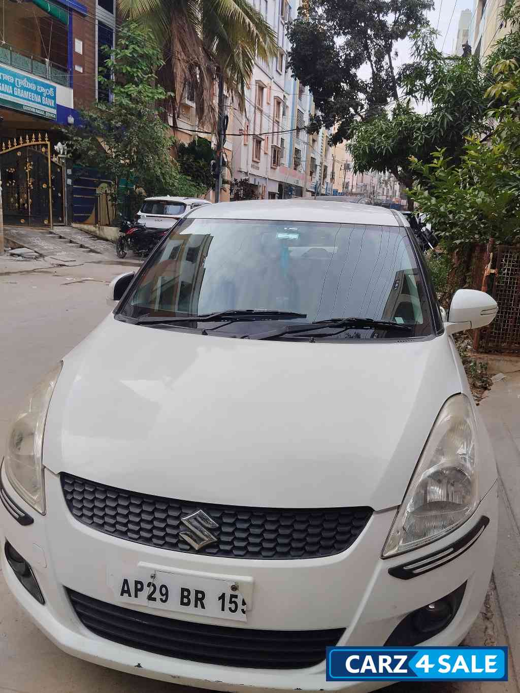 White Maruti Suzuki Swift Vdi