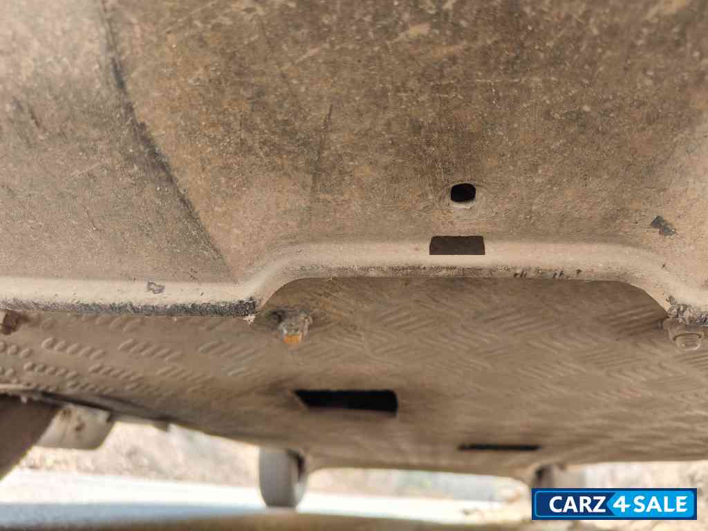 White Renault Duster 85PS RXL (Diesel) Type 2