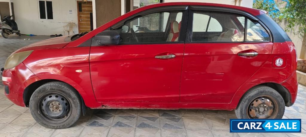 Red Tata Bolt XE QUADRAJET
