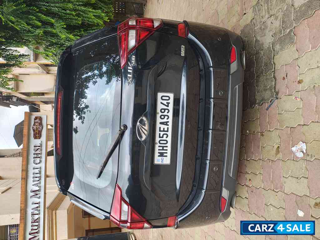Black Mahindra XUV 500 W9