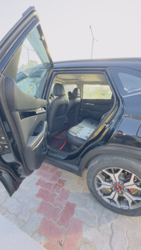 Black Kia Seltos GTX+ MT