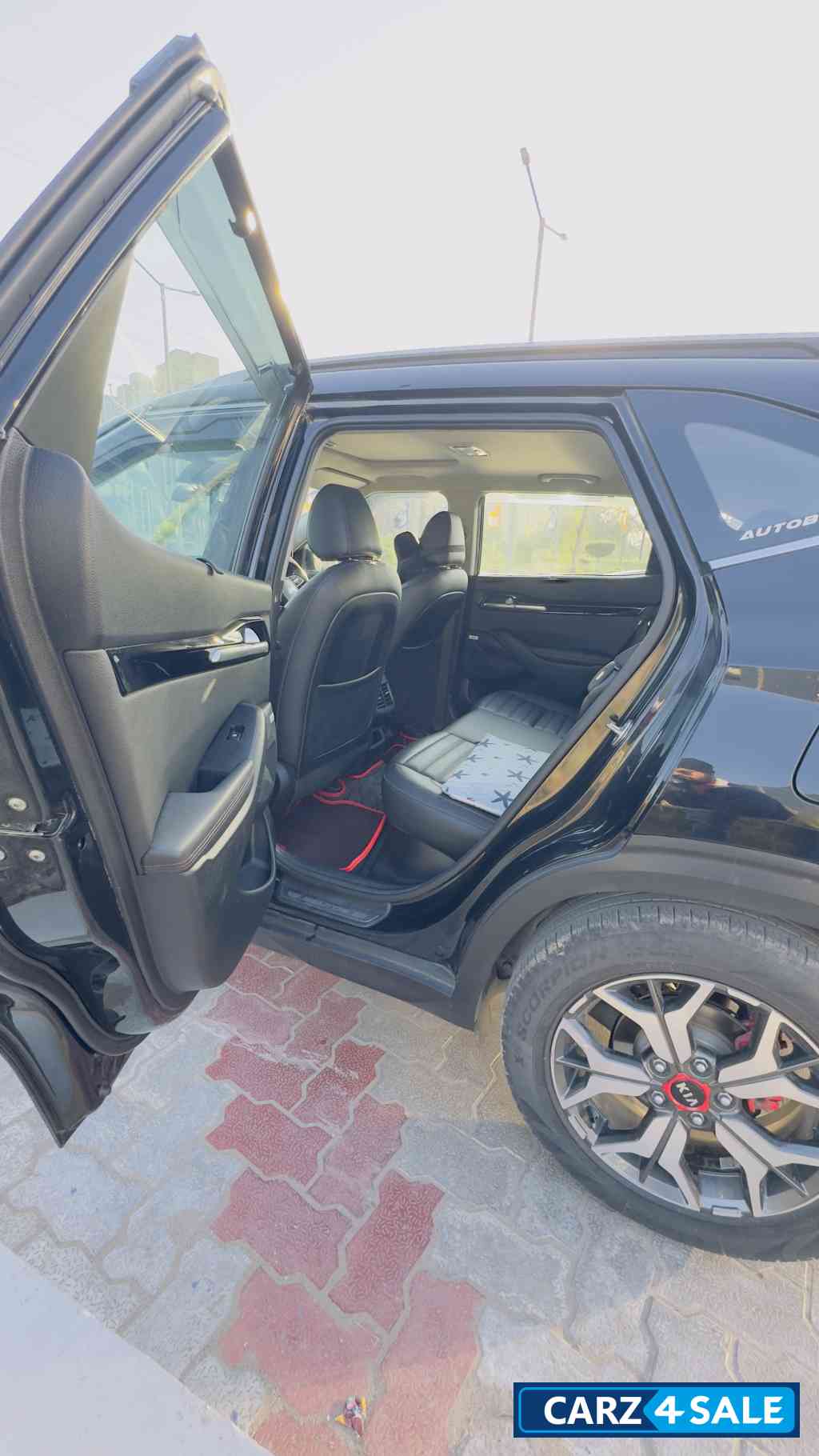 Black Kia Seltos GTX+ MT