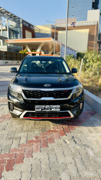Black Kia Seltos GTX+ MT