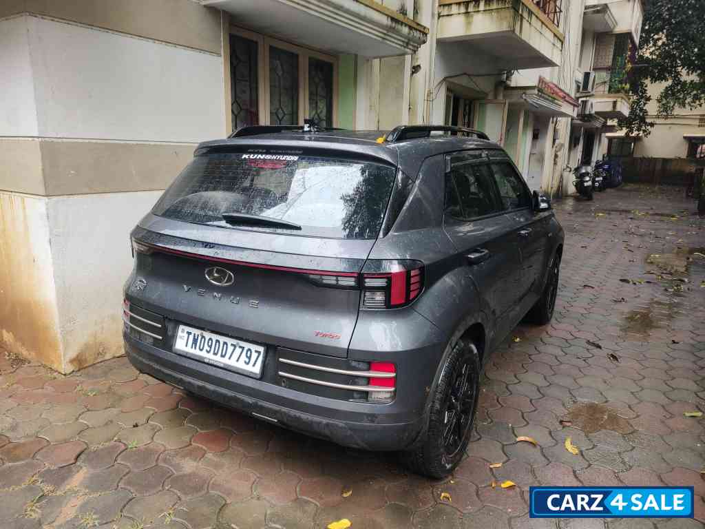 Hyundai Venue Turbo Sx0 knight edition automatic