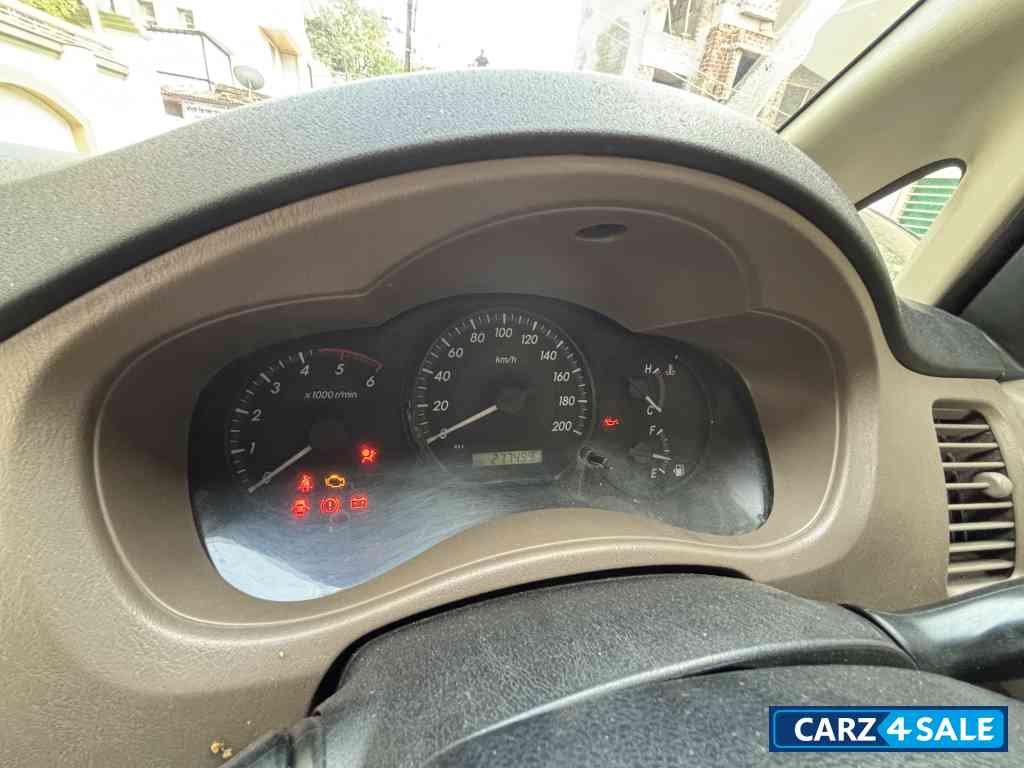 White Toyota Innova G 8 Seater