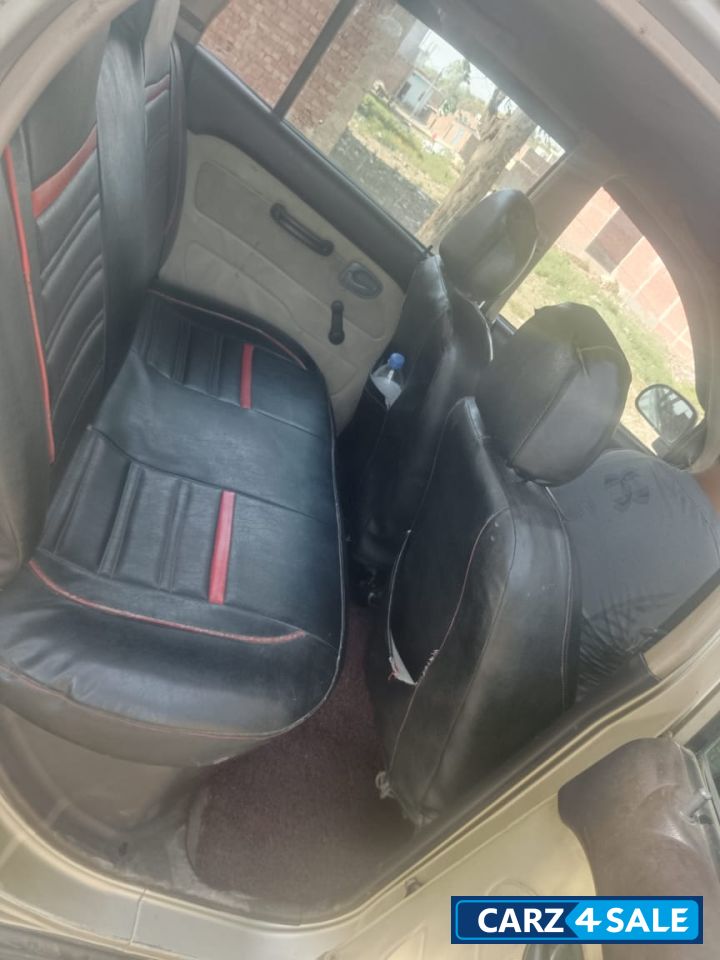 Silky Bege Hyundai Santro 2010