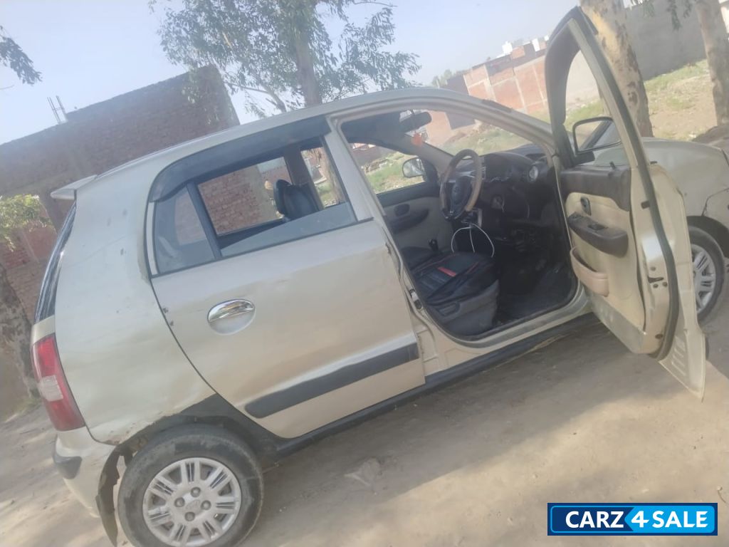 Silky Bege Hyundai Santro 2010