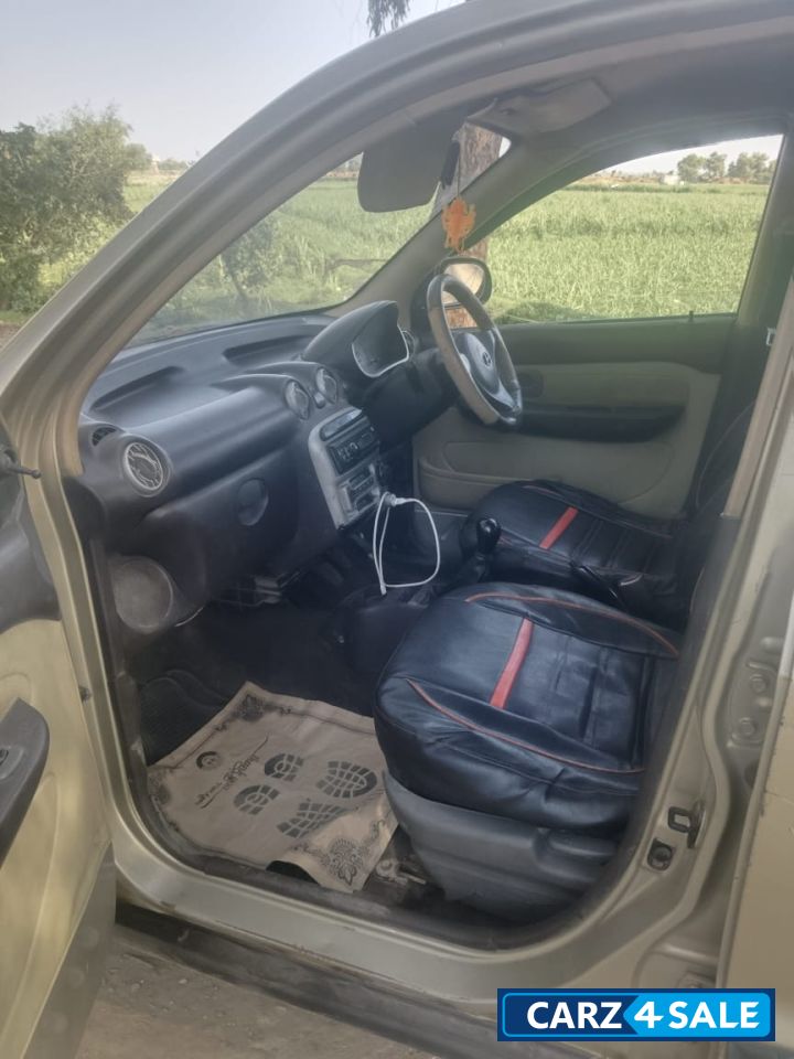 Silky Bege Hyundai Santro 2010