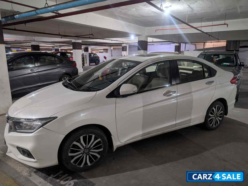 White Honda City 1.5L i-vtec VX