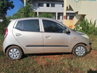 Golden Hyundai i10