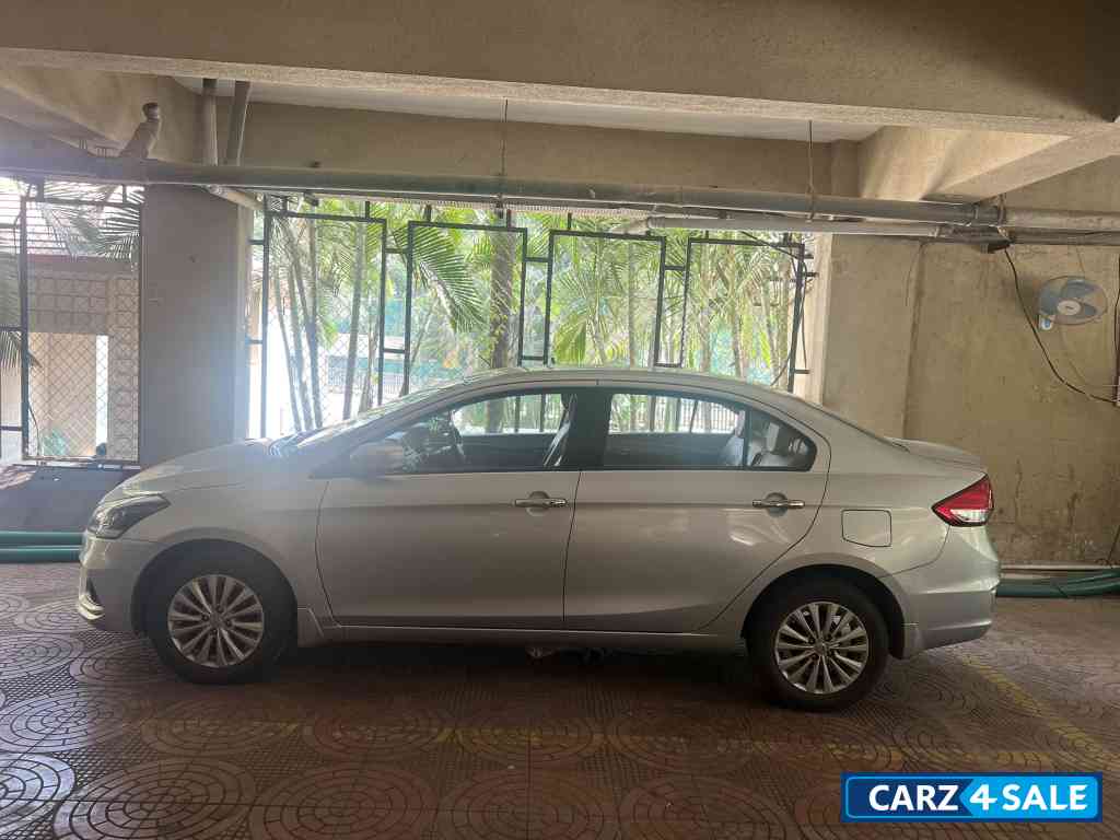 Silver Maruti Suzuki Ciaz Zeta AT 1.5 L Silver Maruti Suzuki Ciaz Zeta AT 1.5 L