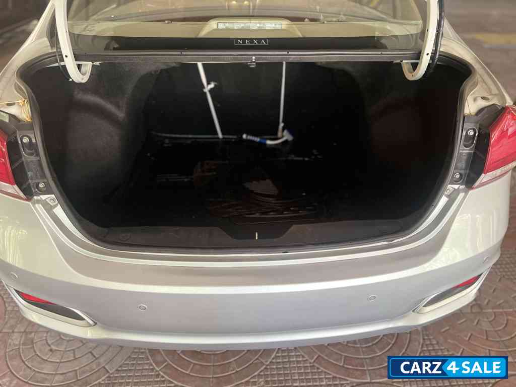 Silver Maruti Suzuki Ciaz Zeta AT 1.5 L Silver Maruti Suzuki Ciaz Zeta AT 1.5 L