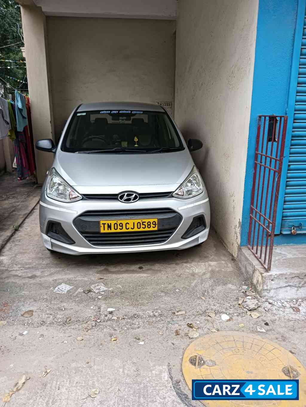 Silver Hyundai Xcent 1.1 CRDi