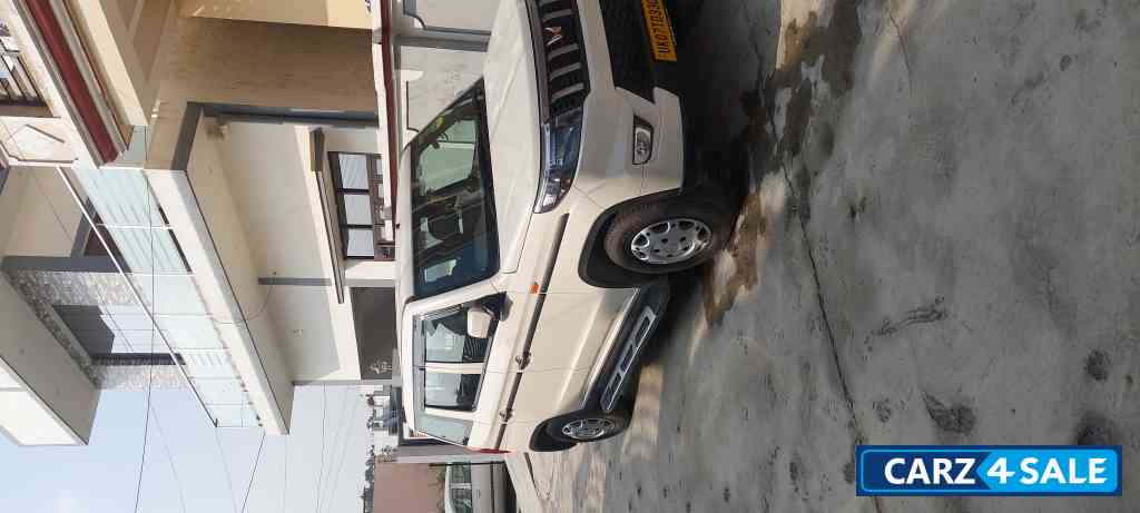 Mahindra  Bolero neo N8