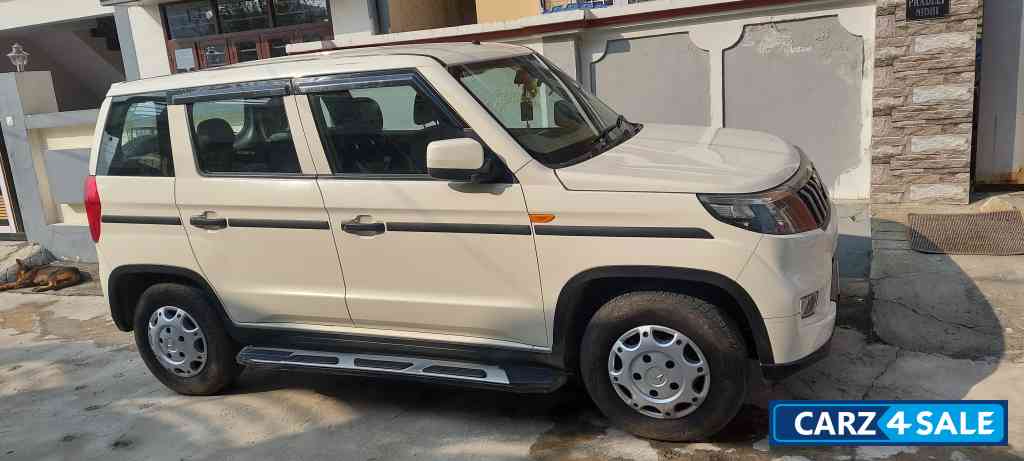 Mahindra  Bolero neo N8