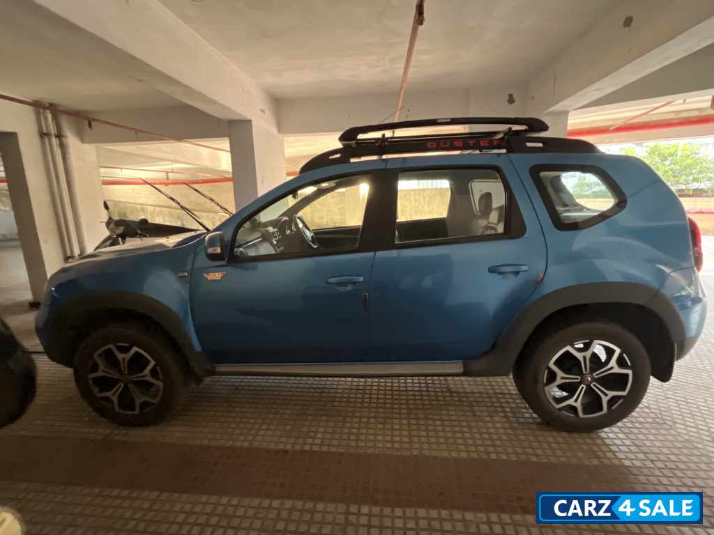 Caspian Blue Renault Duster RXZ Petrol 1.3L MT