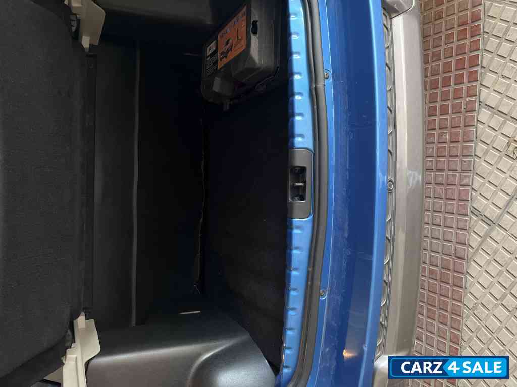Caspian Blue Renault Duster RXZ Petrol 1.3L MT